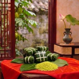 Bánh chưng cốm Làng Vòng nhân đậu xanh thịt truyền thống Hà Nội