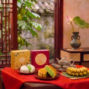 Bánh trung thu nhân cốm Làng Vòng thơm dẻo đặc sản Hà Nội
