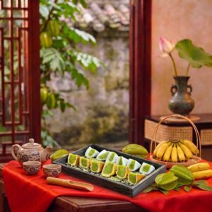 Bánh trung thu nhân cốm Làng Vòng thơm dẻo đặc sản Hà Nội