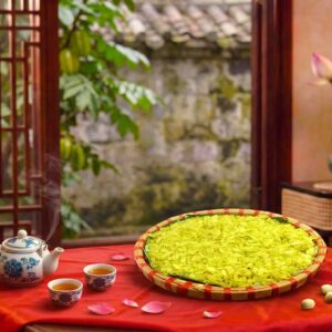 Cốm non tươi làng Vòng màu xanh tự nhiên, hạt dẻo thơm đặc sản Hà Nội