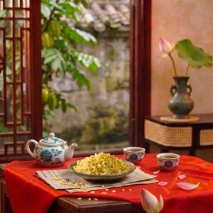 Đĩa cốm rang giòn vàng ươm, đặc sản làng Vòng Hà Nội