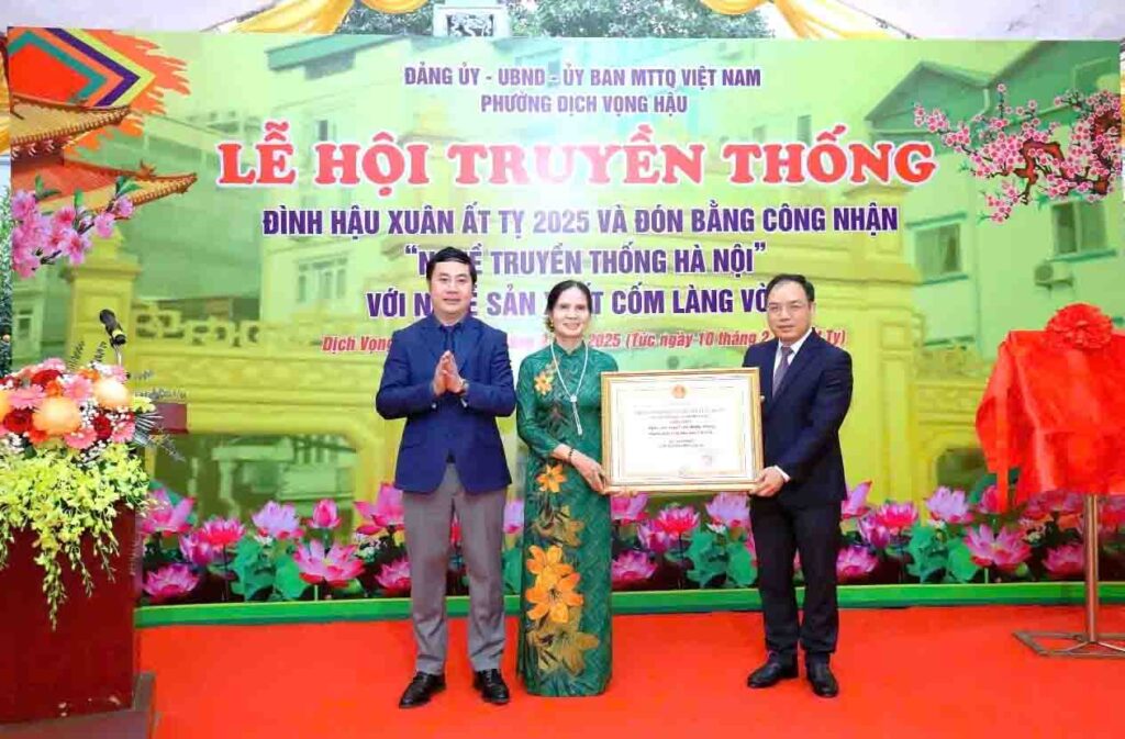 Cốm Làng Vòng xanh tự nhiên đặc sản truyền thống Hà Nội